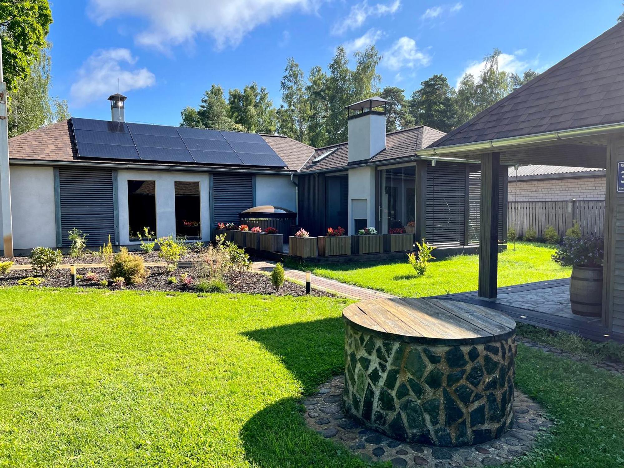 Clockhouse Cottage Saulkrasti Exterior photo